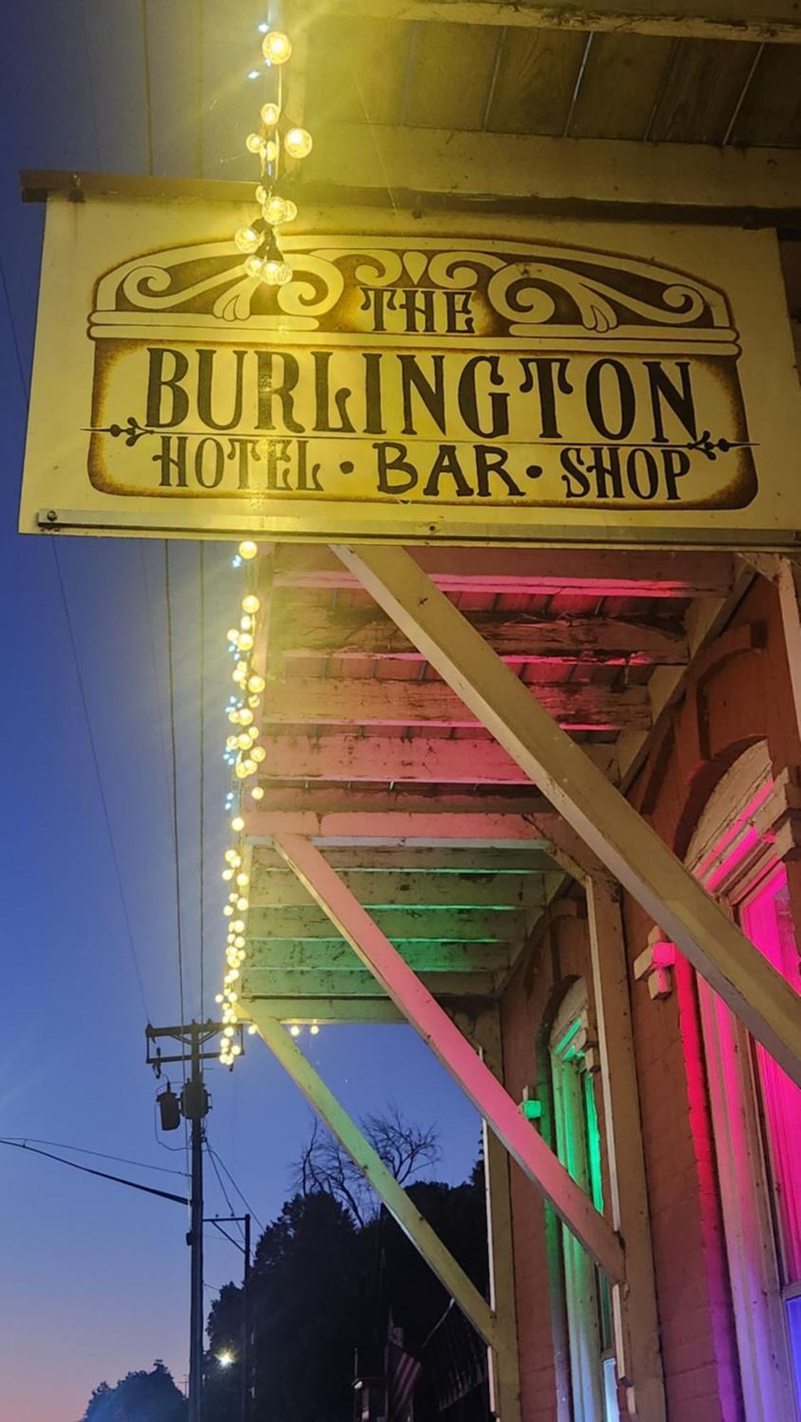 The Burlington Hotel & Bar - Alma Wi Kültér fotó